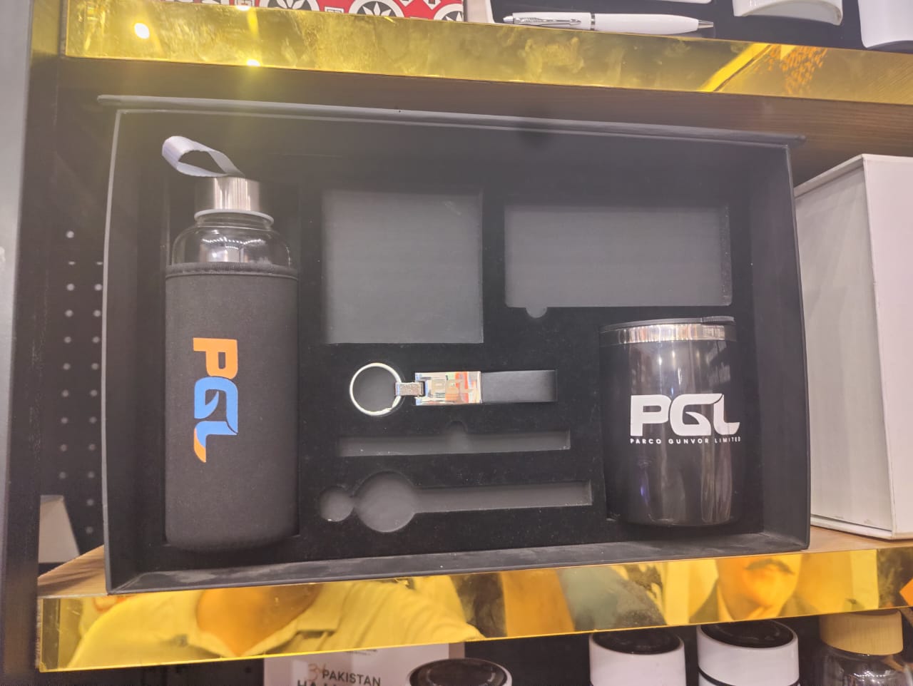 Branded giveaways and promotional merchandise examples